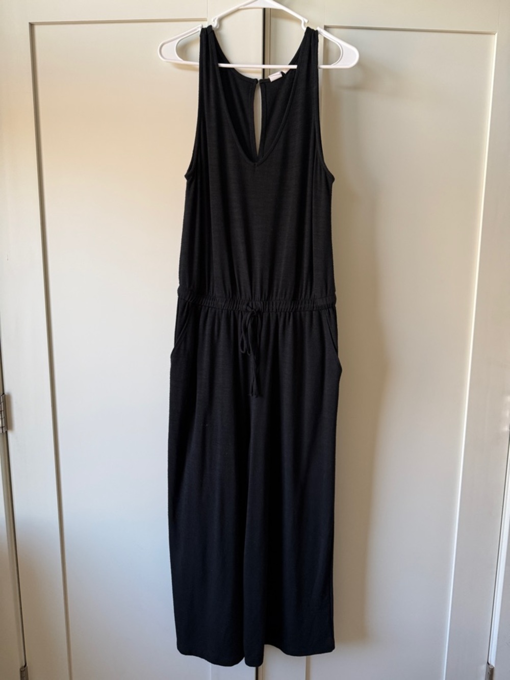 GAP Black Sleeveless Jumpsuit with V-Neck, Size M